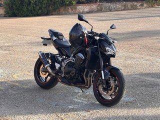 Kawasaki Z900e Negra