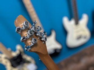 Guitarra Dirty Boy Black Edición Limitada