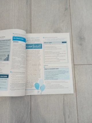 LIBRO DE INGLÉS 1 BACH NIVEL C1- COMO NUEVOS