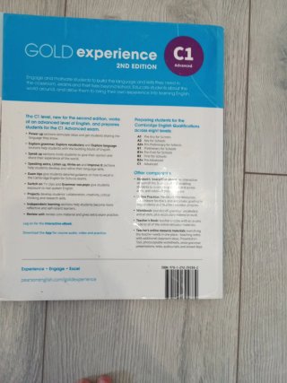 LIBRO DE INGLÉS 1 BACH NIVEL C1- COMO NUEVOS