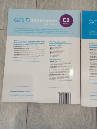 LIBRO DE INGLÉS 1 BACH NIVEL C1- COMO NUEVOS