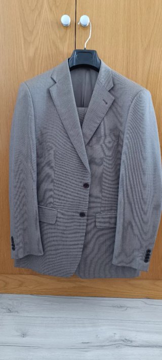 Traje de verano Cortefiel marrón