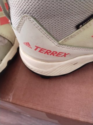 Botas Adidas Terrex Gore-Tex Verdes/Rosa