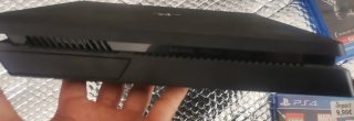 PS4 Slim 1TB + 2 Giochi + 2 Controller