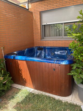 Jacuzzi Iberspa 6 plazas exterior madera