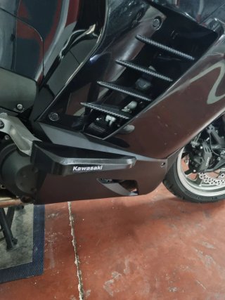 Kawasaki GTR 1400 Negra matriculada 27/09/ 2008