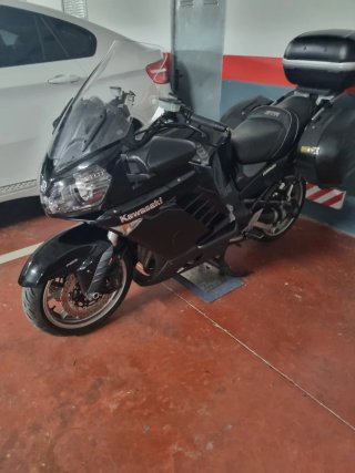 Kawasaki GTR 1400 Negra matriculada 27/09/ 2008