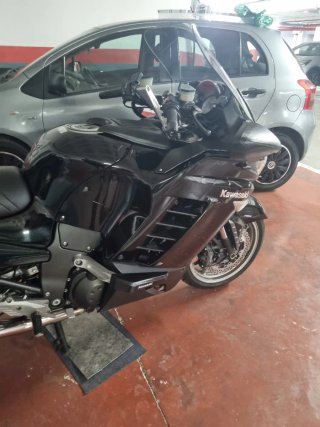 Kawasaki GTR 1400 Negra matriculada 27/09/ 2008