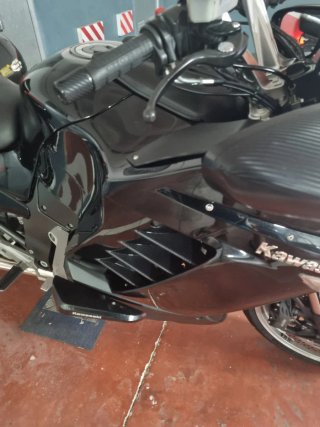 Kawasaki GTR 1400 Negra matriculada 27/09/ 2008