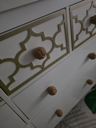 Cómoda Ikea Hemnes Blanca y Dorada
