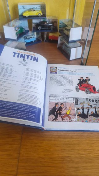 Colección 30 coches Tintín 1/43 y libro