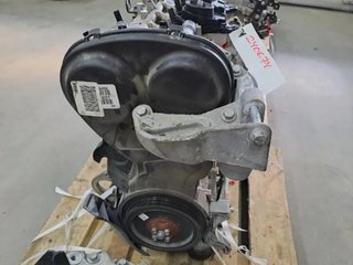 Motor Volvo V40 Hatchback (525)