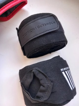 Guantes de Boxeo Regium Negros y Rojos