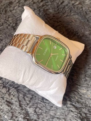 Reloj Casio Vintage Plateado y Verde