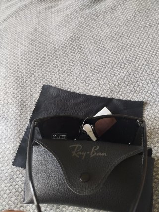 Gafas de sol negras