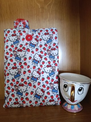 Funda libro Hello Kitty y marcapáginas