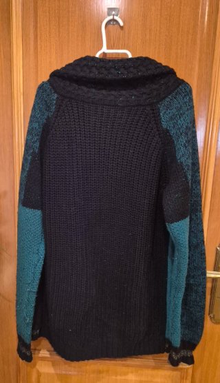 Chaqueta oversize, marca Koröshi, T-XXL (única).