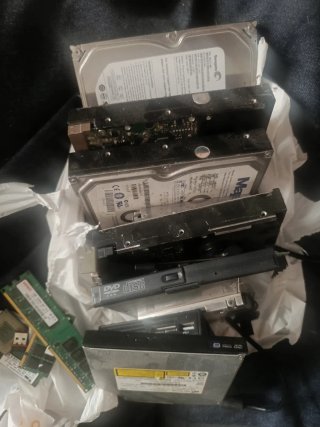 Dischi rigidi, memorie e accessori PC tutto a 10€