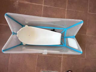 Bañera Stokke con adaptador