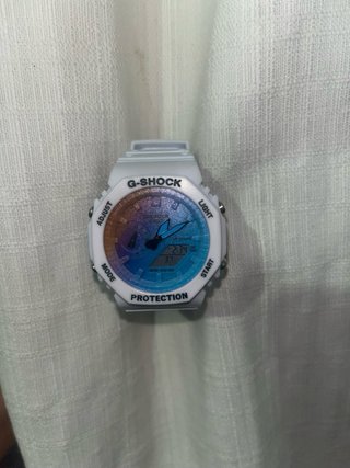G-Shock Reloj Multicolor y Blanco