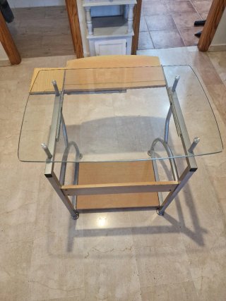Scrivania in vetro e legno con vassoio
