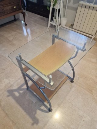 Scrivania in vetro e legno con vassoio