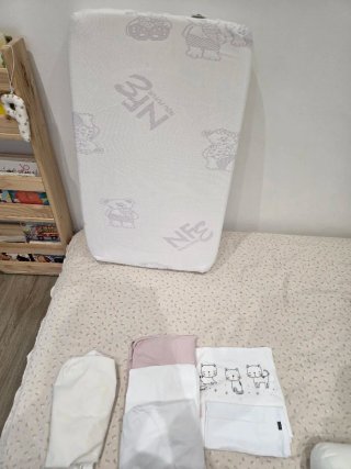 Colchón mini cuna + ropa de cama