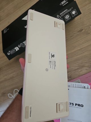 Teclado Mecánico Yunzii B75 Pro Rosa
