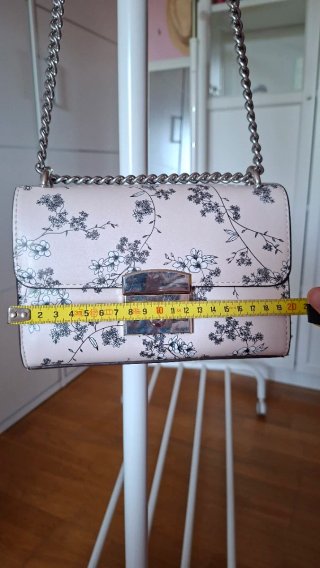 Bolso Bershka rosa estampado floral