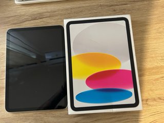 iPad A16 128GB Plata como nuevo