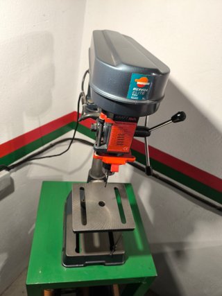 Taladro Vertical sobre mesa con estante