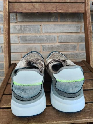 2 pares de zapatillas Álvaro moreno