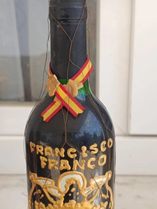 Botella Antigua Francisco Franco Arriba España