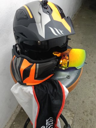 Casco Moto MT Streetfighter Black/Orange T-S(55-56