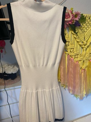 Vestido blanco y negro