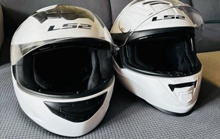 2 Cascos LS2 Blancos (Storm L + Rookie S)