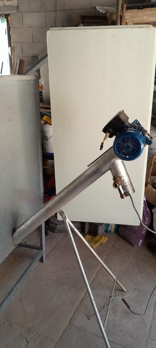 Tolva con sin fin y motor para pelet orujo etc