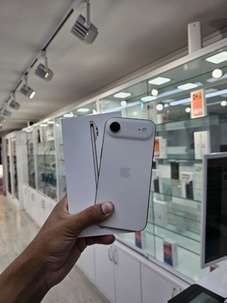 iPhone air 256GB Dorado semi nuevo