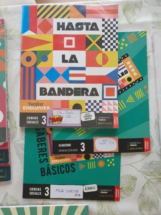 23 Libros 3⁰ primaria Antanes School