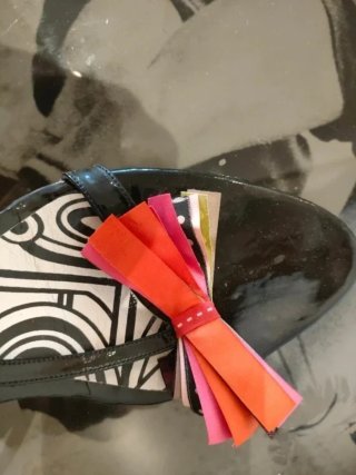 Sandali BLay neri con fiocco multicolor