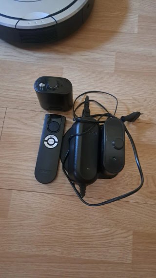 Robot Aspirador iRobot Roomba + Mando + Base