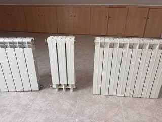 Radiadores de metal blancos