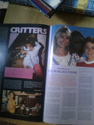 Revista y póster critters