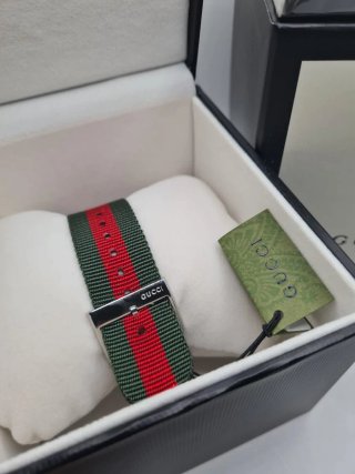 Reloj Gucci Dive Negro Multicolor