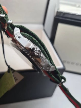 Reloj Gucci Dive Negro Multicolor