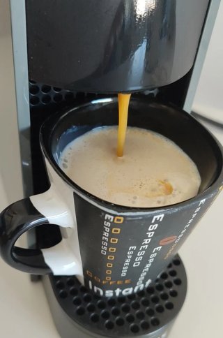Cafetera Nespresso Krups Essenza Mini