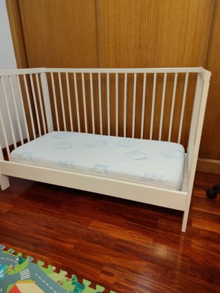 Cuna / cama blanca para bebé ikea
