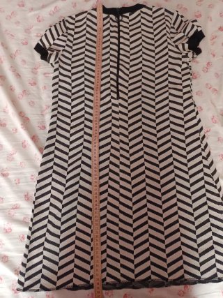 Vestido con estampado de zigzag