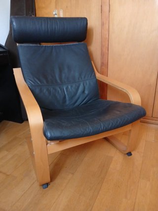 Sillón de cuero y madera