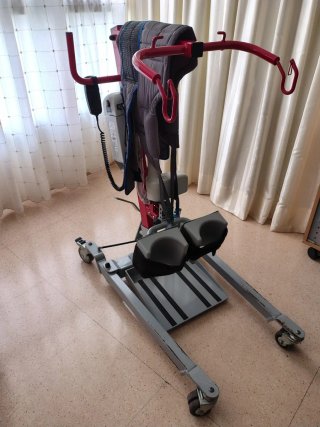 Grúa ortopédica con batería nueva